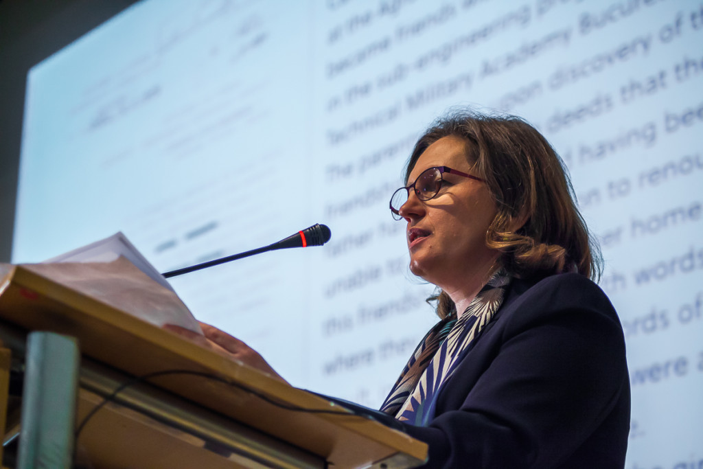 poze_InaIonescu-carmen (1)