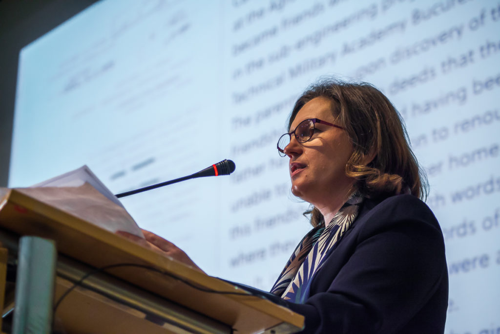 poze_InaIonescu-carmen (1)